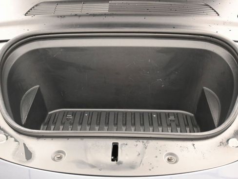 Used 2021 Tesla Model Y Long Range image 42