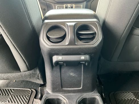 Used 2020 Jeep Wrangler Unlimited Sport S image 23