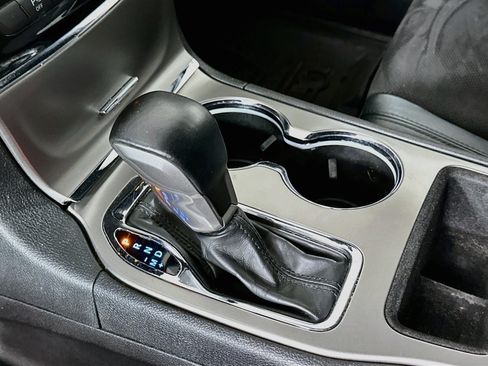 Used 2021 Jeep Grand Cherokee Laredo X RWD image 25