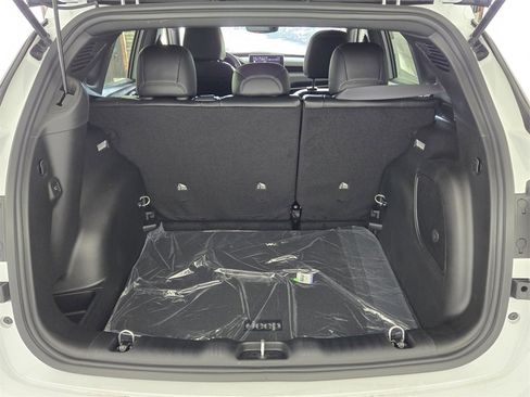 New 2026 Jeep Compass Latitude image 15