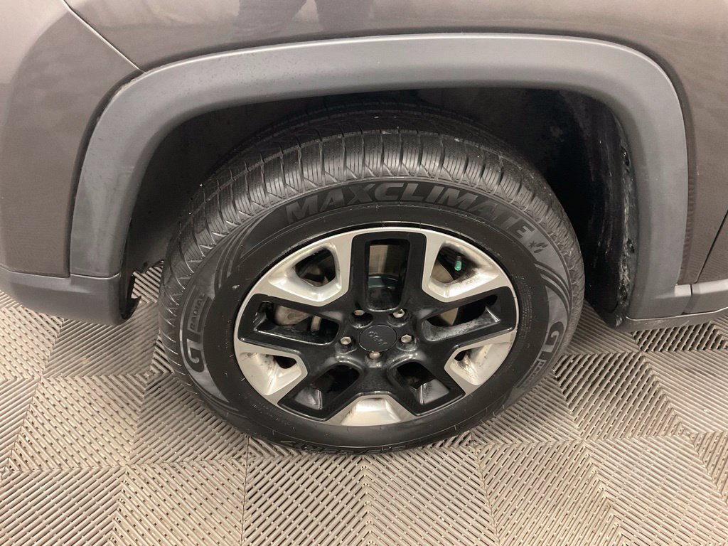 Used 2018 Jeep Compass Trailhawk w/ Navigation Group AWD/4WD image 13