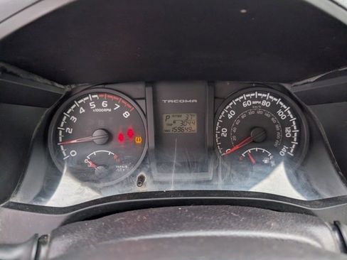 Used 2016 Toyota Tacoma SR image 9