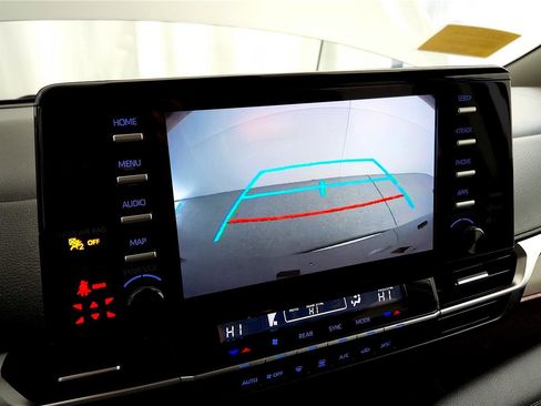 Used 2024 Toyota Sienna LE image 20