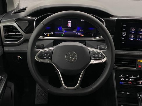 New 2026 Volkswagen Taos SE image 13