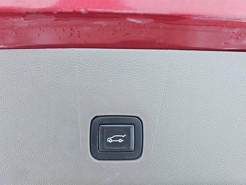 Used 2019 Chevrolet Traverse LT w/ LT Premium Package image 14