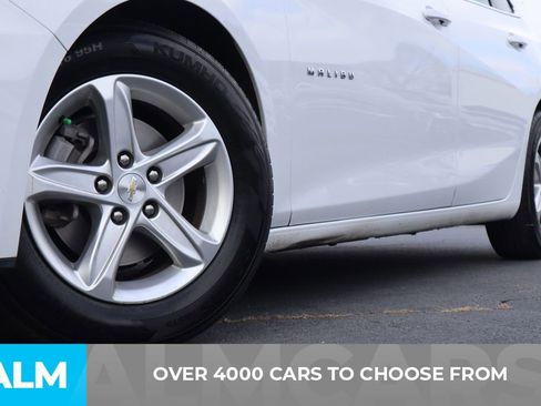 Used 2024 Chevrolet Malibu LT image 2