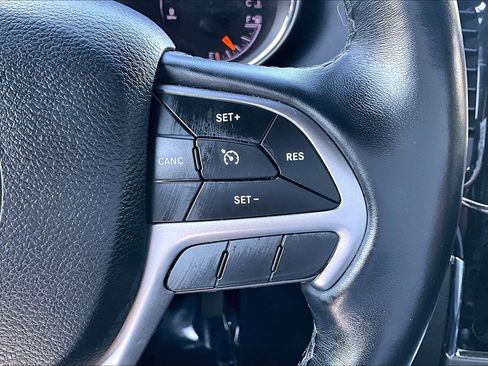 Used 2021 Jeep Grand Cherokee Limited image 18