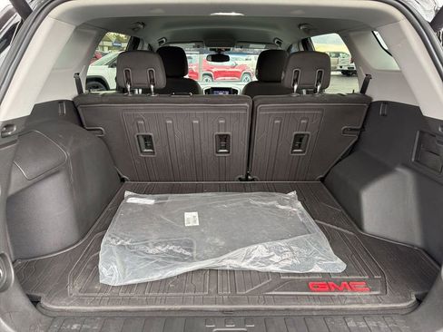 Used 2020 GMC Terrain SLE w/ Driver Convenience Package AWD/4WD image 9