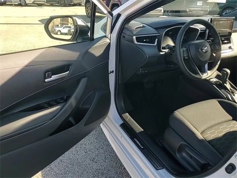 Used 2026 Toyota Corolla SE image 9
