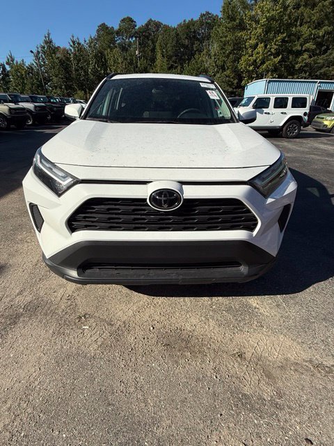 Used 2025 Toyota RAV4 XLE FWD image 3