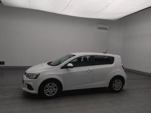 Used 2020 Chevrolet Sonic LT image 2