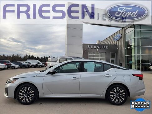 Used 2024 Nissan Altima 2.5 SV image 4