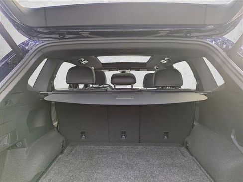 Used 2024 Volkswagen Tiguan SEL R-Line image 6