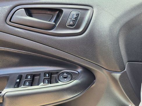 Used 2018 Ford Escape S FWD image 5
