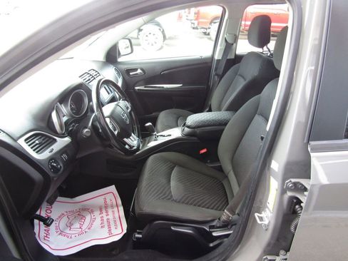 Used 2019 Dodge Journey SE w/ Connectivity Group image 15