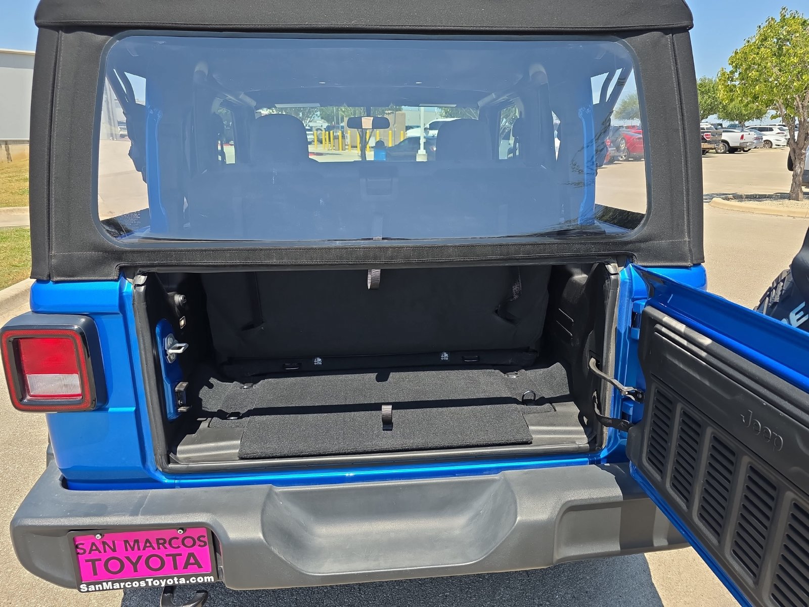 Used 2024 Jeep Wrangler Sport AWD/4WD image 29
