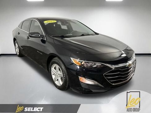 Used 2025 Chevrolet Malibu LS FWD image 28
