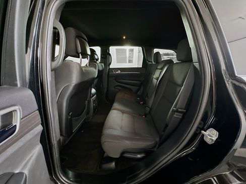 Used 2018 Jeep Grand Cherokee Laredo image 26