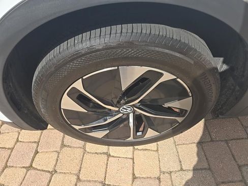 Used 2021 Volkswagen ID.4 Pro S image 17