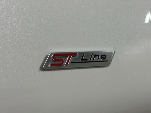 Used 2025 Ford Explorer ST-Line AWD/4WD image 29