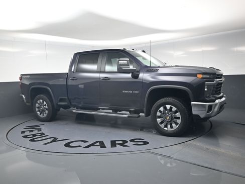 Used 2024 Chevrolet Silverado 2500 LT w/ All Star Edition image 2