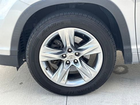 Used 2015 Toyota Highlander Limited image 12