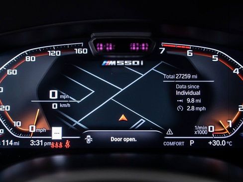 Used 2023 BMW M550i xDrive image 21