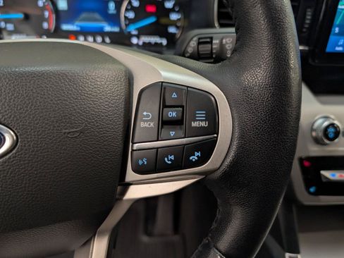 Used 2022 Ford Explorer XLT w/ Equipment Group 202A AWD/4WD image 23