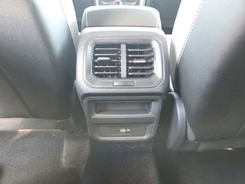 Used 2025 Volkswagen Taos SE FWD image 23
