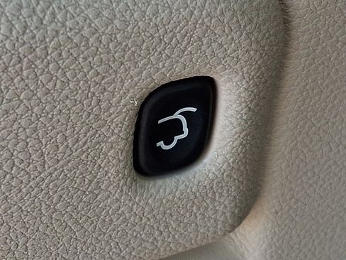 Used 2016 Jeep Grand Cherokee Limited AWD/4WD image 31