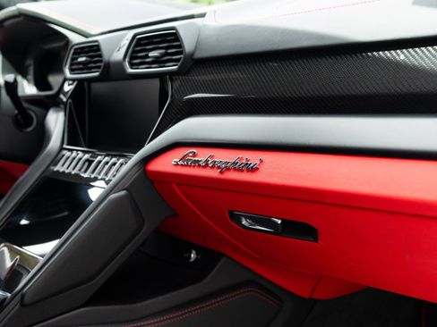 Used 2022 Lamborghini Urus image 54