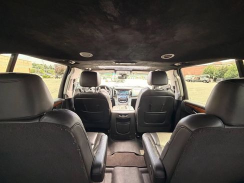 Used 2020 Cadillac Escalade ESV Luxury AWD/4WD image 22