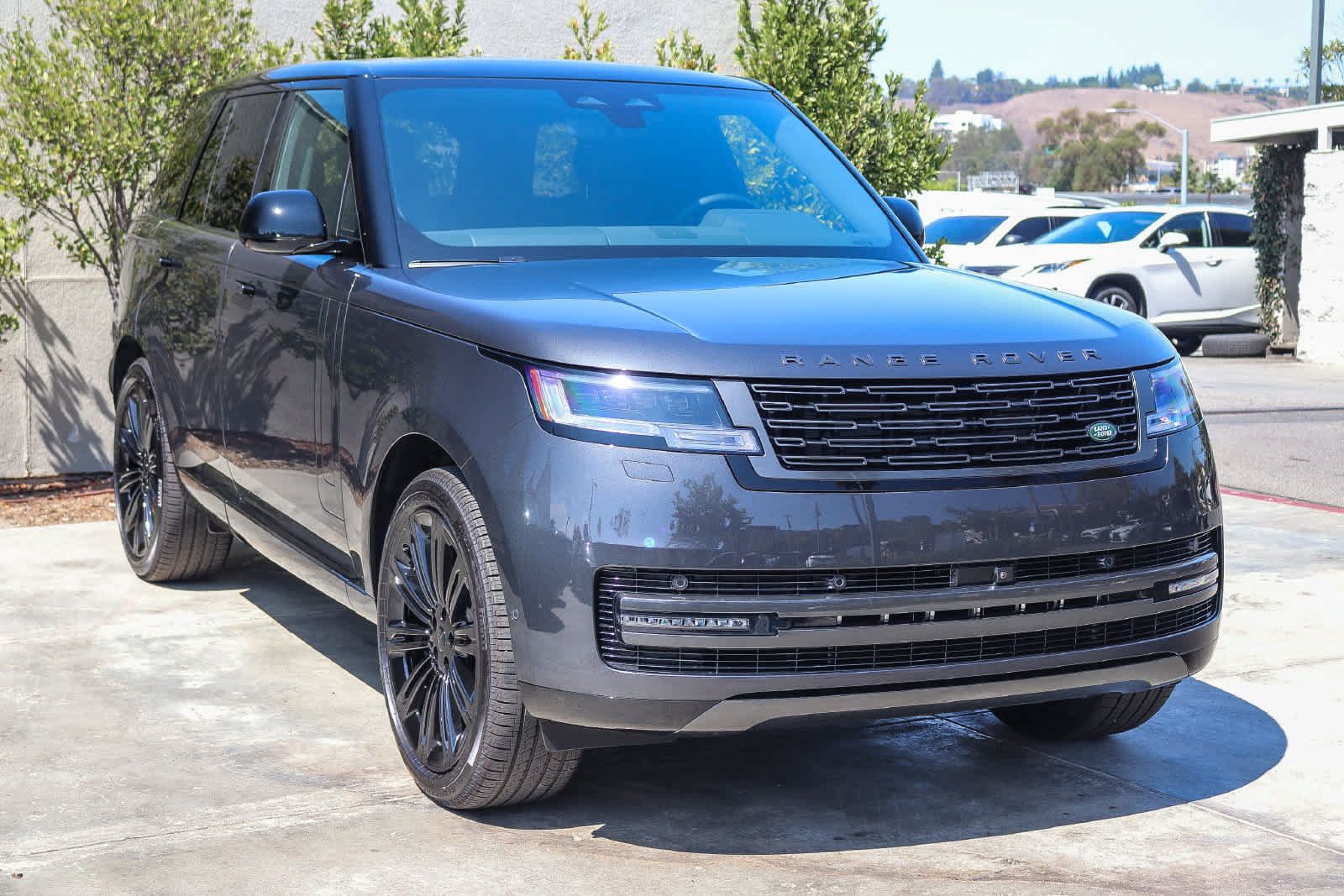 New 2026 Land Rover Range Rover SE AWD/4WD image 3