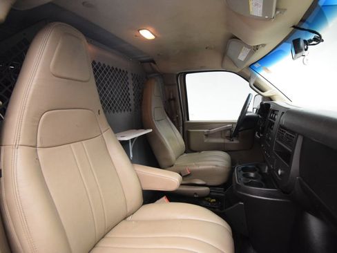 Used 2018 GMC Savana 2500 w/ Driver Convenience Package RWD image 11
