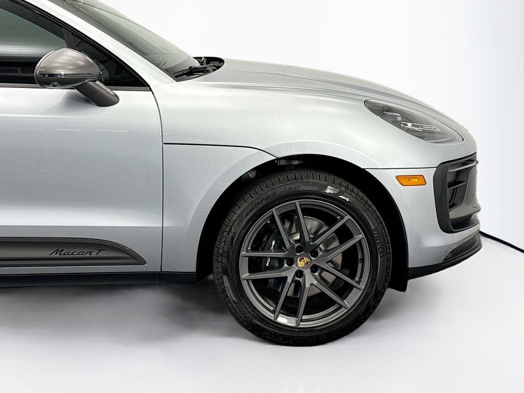 Used 2026 Porsche Macan AWD/4WD image 11