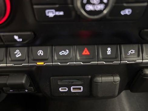 Used 2019 Chevrolet Silverado 1500 LT w/ All-Star Edition AWD/4WD image 20