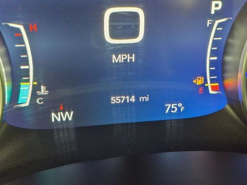 Used 2023 Chrysler Pacifica Touring-L FWD image 19