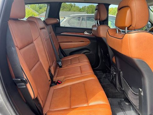 Used 2013 Jeep Grand Cherokee Overland image 16