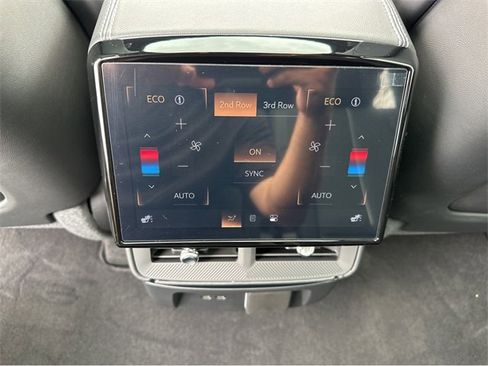 New 2026 Cadillac Vistiq Luxury image 14