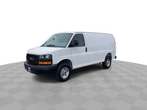 New 2026 GMC Savana 3500 w/ Driver Convenience Package RWD image 4