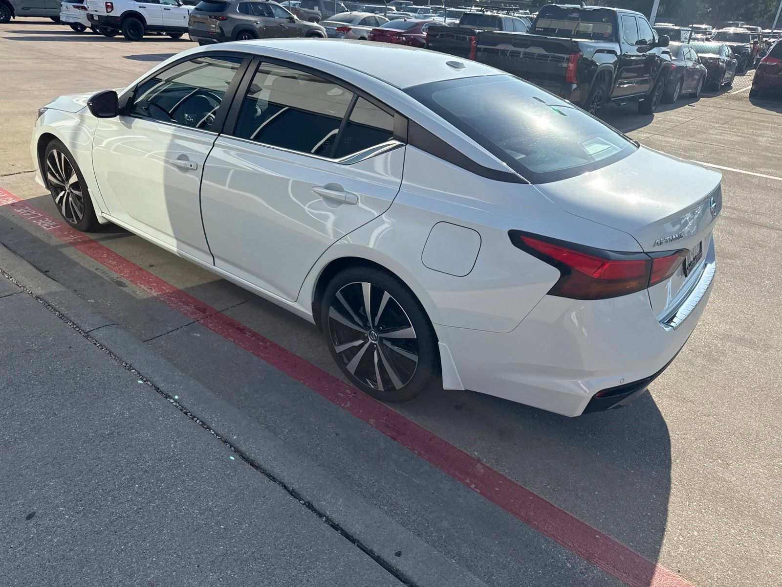 Used 2021 Nissan Altima 2.5 SR FWD image 7