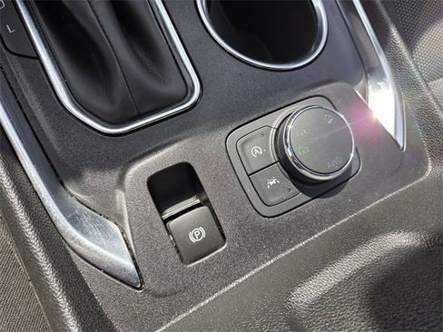 Used 2023 Chevrolet Traverse LT image 26