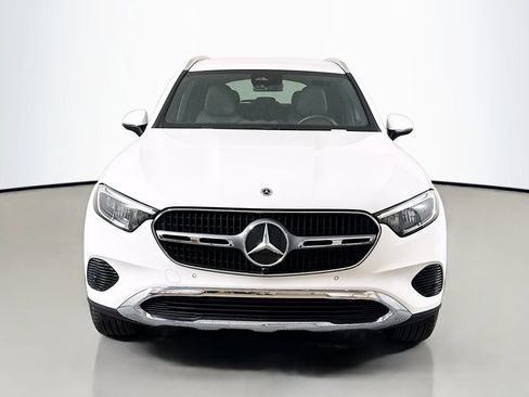 Used 2025 Mercedes-Benz GLC 300 4MATIC image 2
