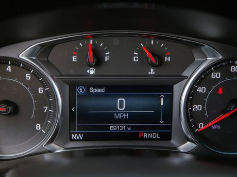 Used 2024 Chevrolet Equinox LT w/ Driver Convenience Package FWD image 18