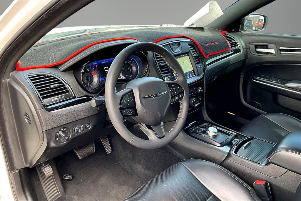 Used 2023 Chrysler 300 S w/ Comfort Group RWD image 17