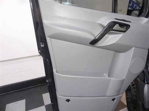 Used 2016 Mercedes-Benz Sprinter 3500 image 16