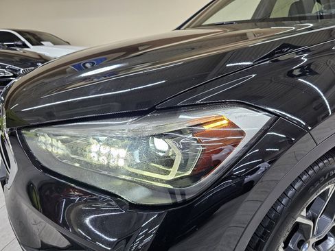 Used 2021 BMW X1 sDrive28i w/ Premium Package image 11