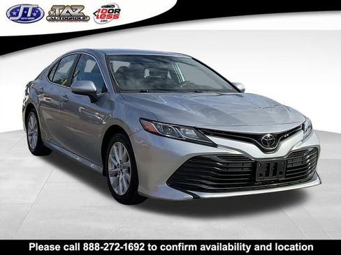 Used 2019 Toyota Camry LE FWD image 1