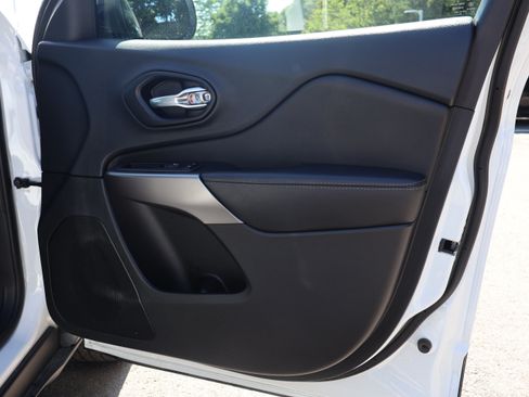 Used 2022 Jeep Cherokee Latitude Lux AWD/4WD image 11