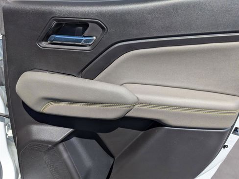 Used 2024 Chevrolet Colorado ZR2 w/ Technology Package image 36